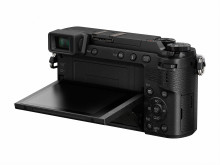 GX80_backslant_LCD_TiltUp