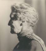 pf-lucia-moholy_portraet-emma-countess-of-oxford-and-asquith_1935_bauhaus-archiv-berlin_vg-bild-kunst-bonn
