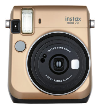bild-3_fujifilm-instax-mini-70_gold-packshot_highres