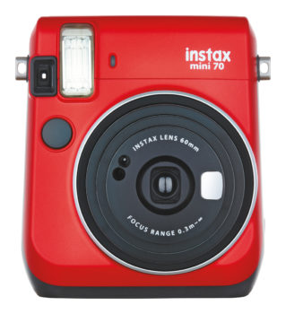 bild-4_fujifilm-instax-mini-70_rot-packshot_highres