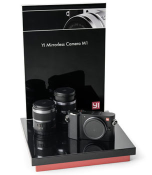 yi_m1fensterdisplay_kamera_beide-objektive_web
