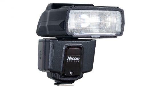 Aufsteckblitz mit Leitzahl 60 und HSS-Sync