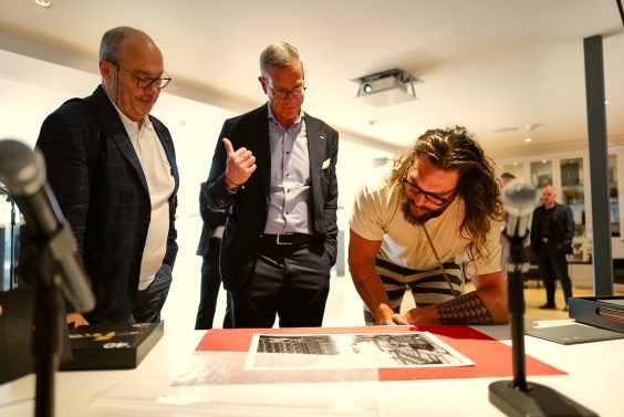 Vintage-Leica begeistert Jason Momoa