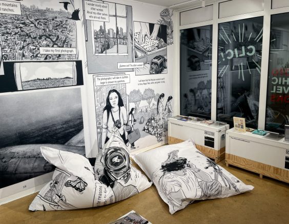 PHOTO GRAPHIC NOVELS