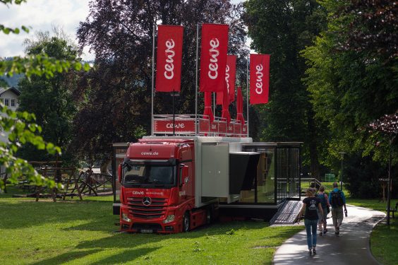 Truck auf Fotofestival-Tour