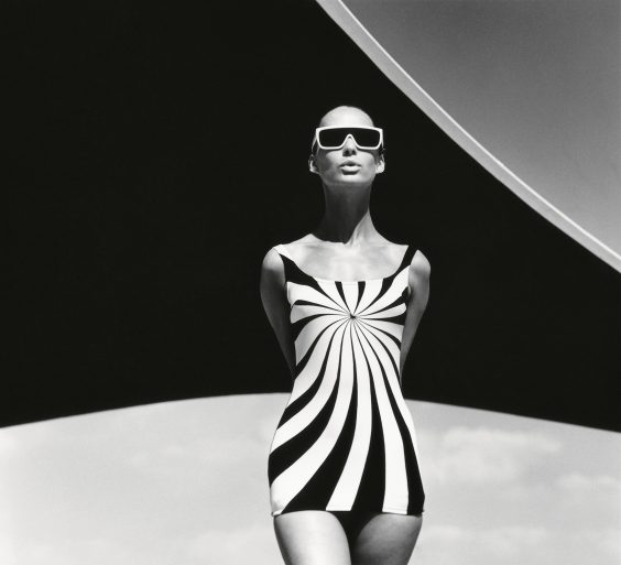 BKF_Presse_FC-Gundlach_Op-Art-Badeanzug_Brigitte-Bauer_Sinz-Bademode_Voulagmeni_1966 F.C. Gundlach. You’ll Never Watch Alone