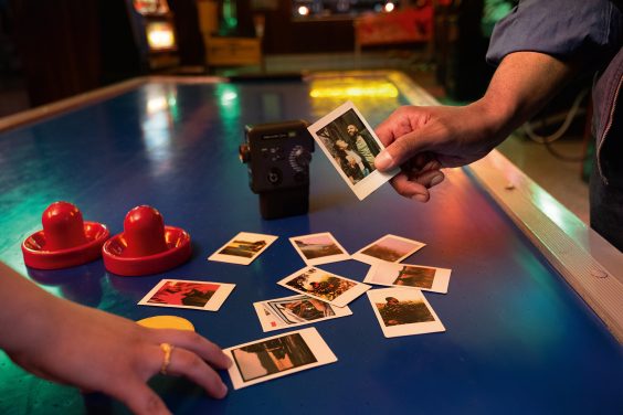 FUJIFILM_instax_mini_Evo_Cinema™_Mood_1 Das physische Bild