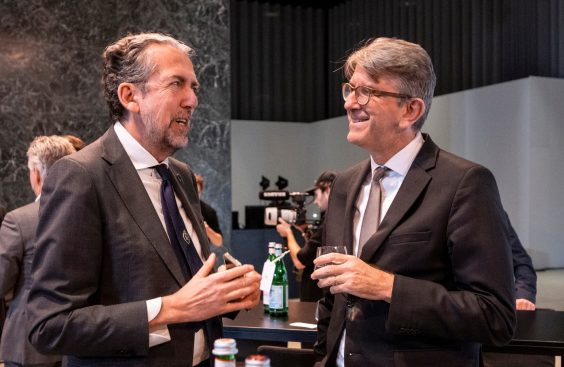 Fotoinstitut ohne Archiv?